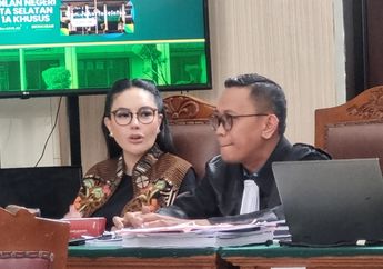 Suara Nikita Mirzani Meninggi Saat Diperiksa JPU, Hakim Tegur Nyai: Santai Aja Lah