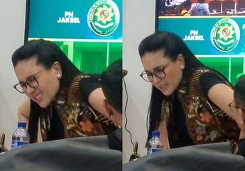 6 Jam Jalani Sidang, Nikita Mirzani Meringis dan Keluhkan Sakit saat Diperiksa Jaksa