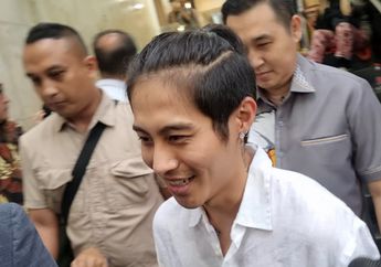 DJ Panda Kabur dari Wartawan Usai 4 Jam Diperiksa Polisi, Bungkam Soal Kasus Erika Carlina