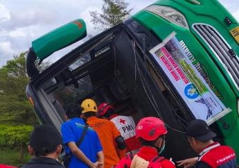 Innalillahi, Kecelakaan Bus FKK Semarang yang Terguling di Tol Pemalang Sebabkan 4 Korban Tewas