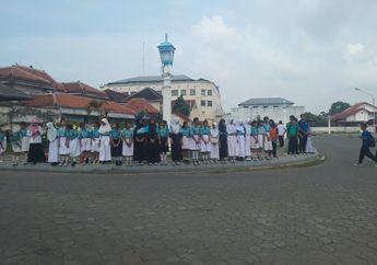 Pemberangkatan Jenazah Pakubuwono XIII Diiringi Berbagai Lapisan Masyarakat, Begini Sosok Sang Raja Menurut Pelajar