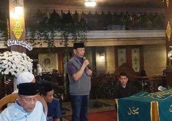 Berdiri Tegar di Hadapan Peti Jenazah Rugaiya, Wiranto Ungkap Penyebab Istri Meninggal Dunia, Sempat Dinyatakan Membaik