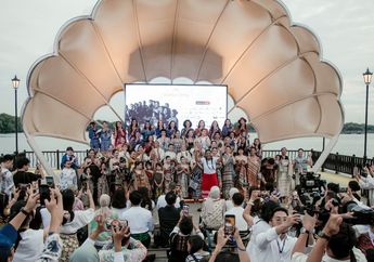 Aku, Wastra dan Kisah: Pagelaran Seni dari Matahari dari Timur