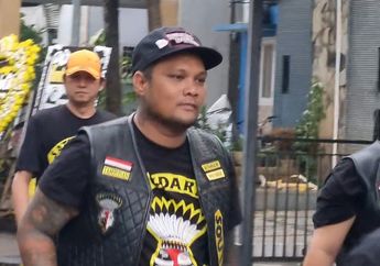 Virgoun Ditemani Komunitas Motor Takziah ke Rumah Duka Gary Iskak
