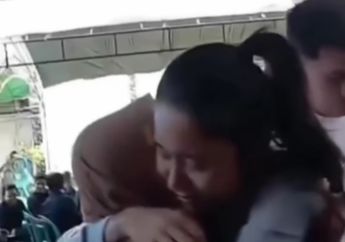 Ayah Pratama Arhan Meninggal Dunia, Azizah Salsha Melayat ke Rumah Duka dan Peluk Mantan Ibu Mertua