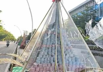 Pohon Natal dari Uang Kertas Viral di Kupang, Deputi Kepala Perwakilan BI NTT Jelaskan Filosofi dan Makna di Baliknya