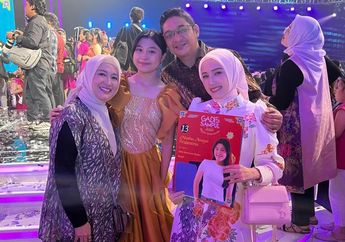 Adem Banget! Pasha Ungu dan Okie Agustina Kompak Hadir Demi Nasha Anaya di Final Gadis Sampul 2025, Adelia Pasha Ikut Beri Pesan Manis