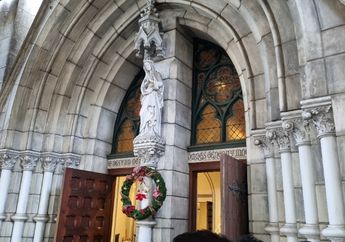 Pertama Kali! Gereja Katedral Jakarta Gelar Misa Khusus Lansia di Perayaan Natal 2025