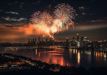 6 Tradisi Perayaan Malam Tahun Baru yang Unik dari Berbagai Negara, Ada yang Makan Anggur hingga Tidur di Pemakaman
