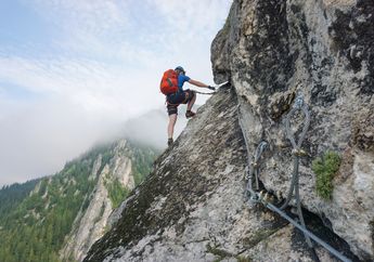 5 Arti Mimpi Memanjat, Pertanda Punya Teman Baru hingga Naik Jabatan