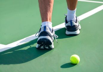 Perlukah Menggunakan Spray dan Deodorizer untuk Sepatu Padel?