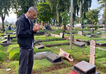 Doa dari Tanah Suci, Didi Riyadi Wakafkan Al-Quran atas Nama Lucky Widja