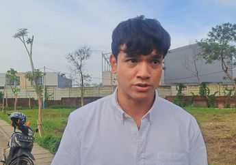 7 Hari Kepergian Lula Lahfah, Fadly Faisal Ziarah ke Makam dan Kirim Doa