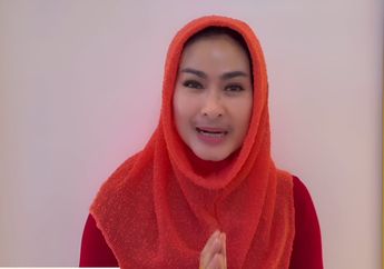 Iis Dahlia Ungkap Doa Khusus untuk Anak dan Keluarga Saat Umrah, Harap Film Devano Laku