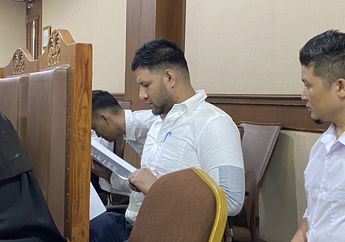 Sidang Ammar Zoni Kembali Digelar, Tasbih Tetap Dalam Genggaman Tangan