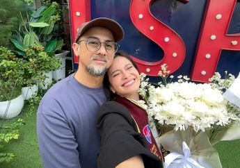 20 Tahun Lebih Vakum Kuliah, Ersa Mayori Bikin Bangga Usai Sukses Sabet Gelar S2 di Usia 46 Tahun