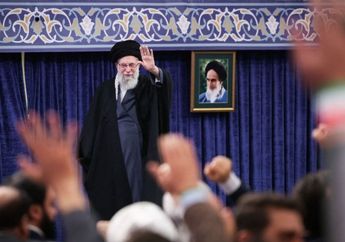 Profil Ayatollah Ali Khamenei, Ulama Revolusioner di Balik Pertahanan Tangguh Iran