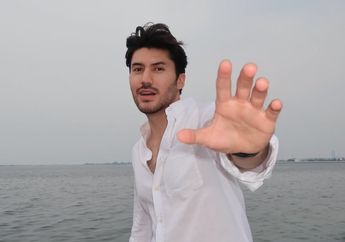 Bara Valentino Tantang Diri Lewat Peran Gus Muda di Series Jangan Panggil Aku Gus