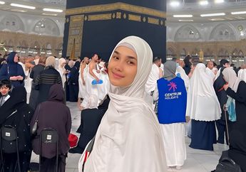 Umrah di Bulan Ramadan, Faby Marcelia Akui Menangis di Depan Ka&rsquo;bah dan Tak Rela Pulang