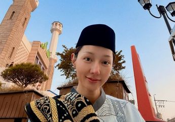 10 Tahun Tak Salat Idulfitri, Tangis Lucinta Luna Pecah Saat Beribadah Sebagai Pria