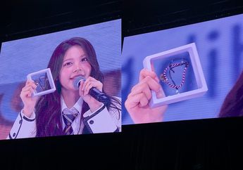 Meski Tidak Dipakai, Carmen Hearts2Hearts Tetap Bawa Gelang Tridatu Kesayangannya