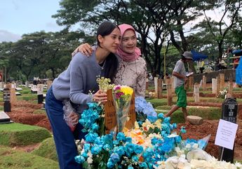 Tangisnya Pecah, Anya Geraldine Terharu Lihat Makam Vidi Aldiano Dipenuhi Bunga: Masya Allah, Orang Baik
