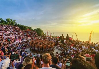 6 Hal Menarik yang Bisa Ditemukan saat Menonton Pertunjukan Tari Kecak Uluwatu