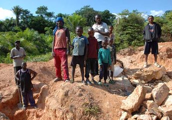 Zimbabwe, Negara Kaya Berlian yang Jatuh Miskin!