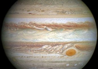 Noda Merah Besar di Planet Jupiter Bertambah Kecil dan Tinggi