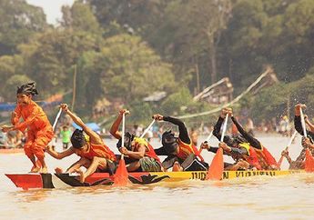 Serunya Menyaksikan Festival Pacu Jalur Kuantan