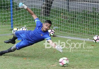 Dipuji Sang Pelatih, Kiper Muda Persib Disebut Mirip dengan Legenda Timnas Brasil
