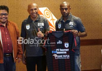 Indisipliner, Persipura Jayapura Depak Boaz Solossa dan Yustinus Pae