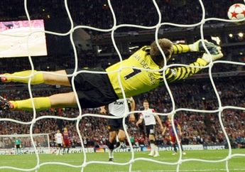 Harapan Van der Sar Musim Ini, Ajax dan Manchester United Bisa Berjumpa di Kandang Egy