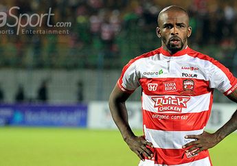 Rumor Transfer Liga 1 - Greg Nwokolo Menuju Persib, Ini Komentar Robert Alberts