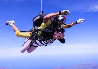 Arti Mimpi Terjun Payung yang Patut Diketahui, Isyarat Ingin Berhenti Kerja hingga Melakukan Lompatan Besar