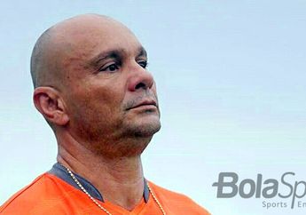 Kegilaan Suporter  di Indonesia Jadi Magnet Bagi Pelatih Kiper Persib