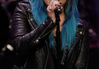 Demi Lovato: Rocks New Blue Hair