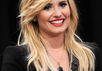Demi Lovato: Umumkan Tur 'Neon Lights'