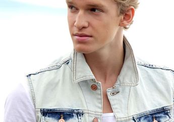 Cody Simpson: Semangat Tur Bareng Ryan Beatty