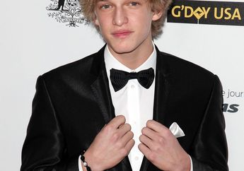 Cody Simpson: Nge-rap di kamar mandi