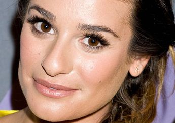 Lea Michele: Kalung Nama "Cory"