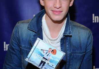 Cody Simpson: Rekaman Bareng Justin Bieber?
