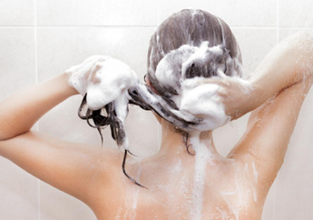 5 Hal yang Harus Kita Lakukan Begitu Selesai Keramas Biar Rambut Lebih Sehat