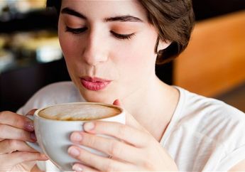 Minum Teh dan Kopi Saat Buka Puasa Bikin Dehidrasi?
