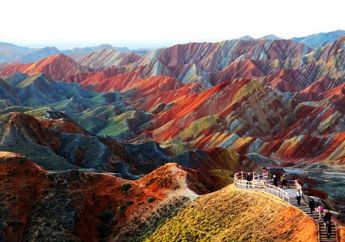 Lokasi Surreal Paling Keren Yang Wajib Kita Kunjungi Suatu Hari