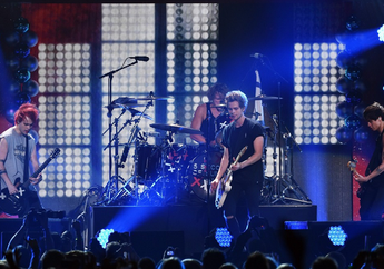 Daftar Lagu yang Dibawakan 5SOS dalam Konser Sounds Live Feels Live World Tour di Asia