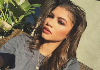 7 Tips Rambut Tebal dan Terlihat Natural dari Zendaya