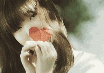 4 Lagu Korea Buat Yang Lagi Jatuh Cinta