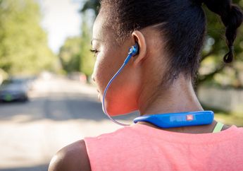 4 Seri Earphone Keluaran JBL yang Cocok & Asik Banget Dipakai Saat Berolahraga