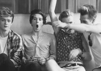 The Vamps : 'Meet The Vamps' Album Spesial Perayaan Natal